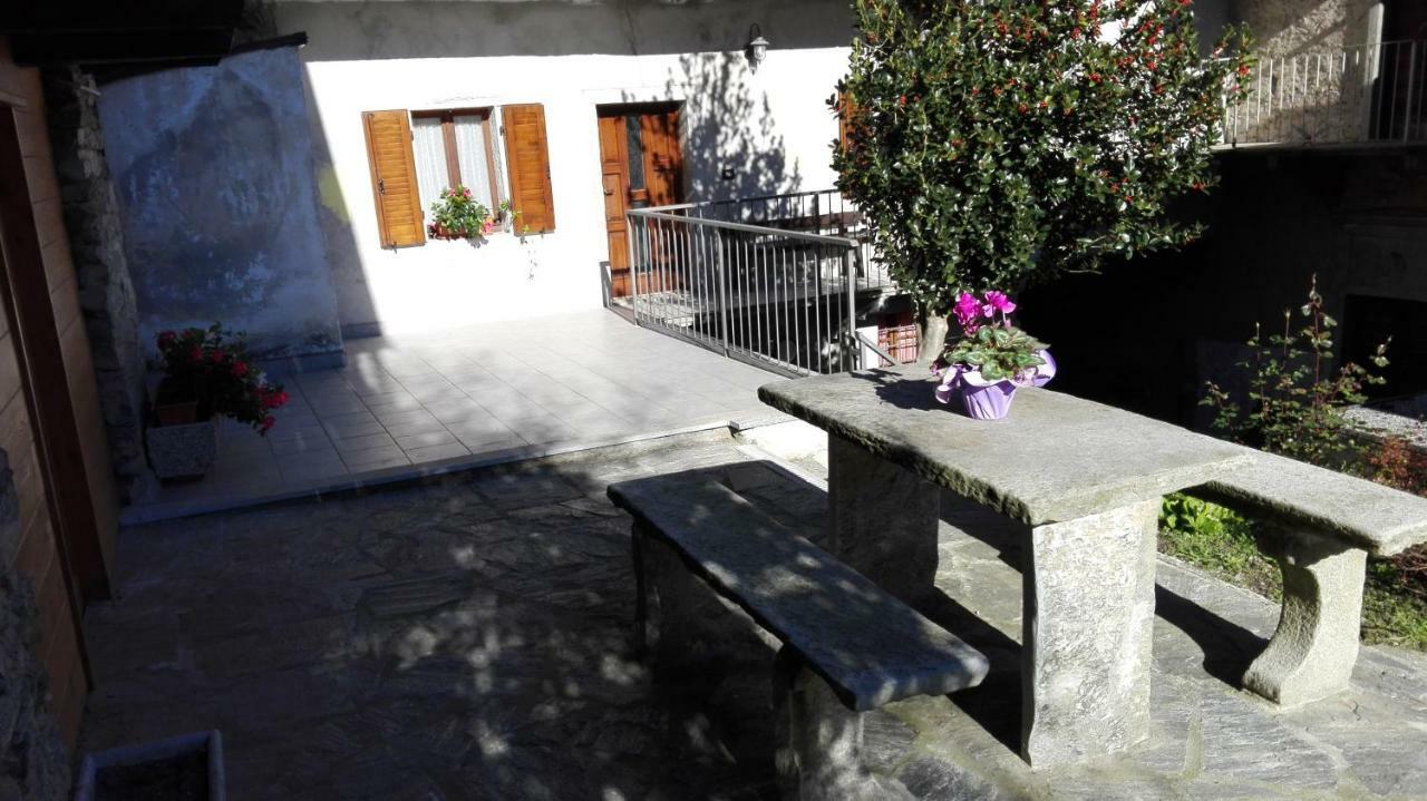 Vila Il Borgo Di Monica Domodossola Exteriér fotografie